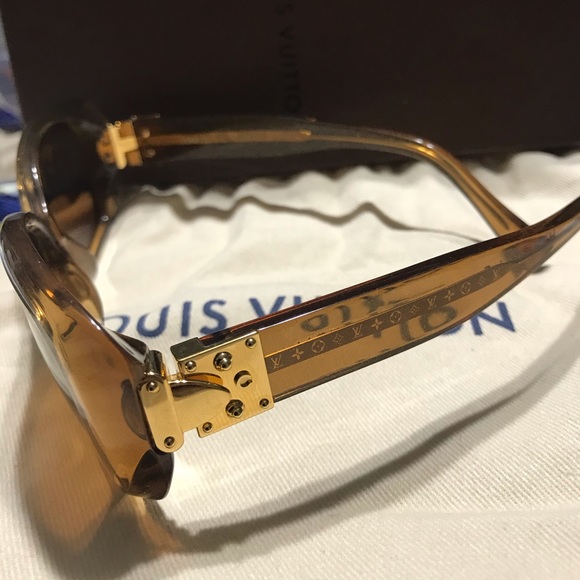 Louis Vuitton Sunglasses Polarized - Picture 5 of 6